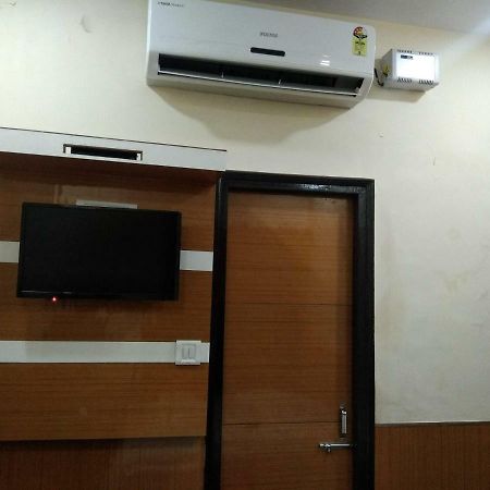 Silver Palace Hotel 뉴델리 외부 사진