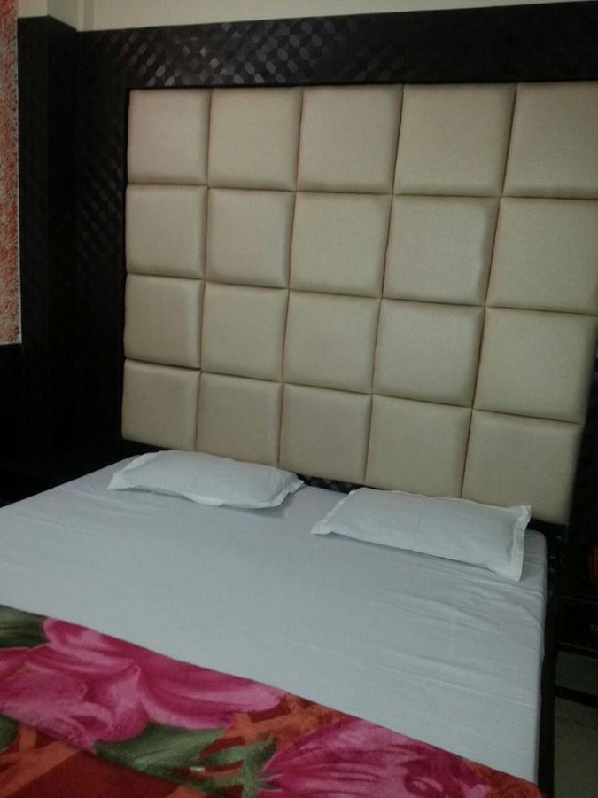 Silver Palace Hotel 뉴델리 외부 사진