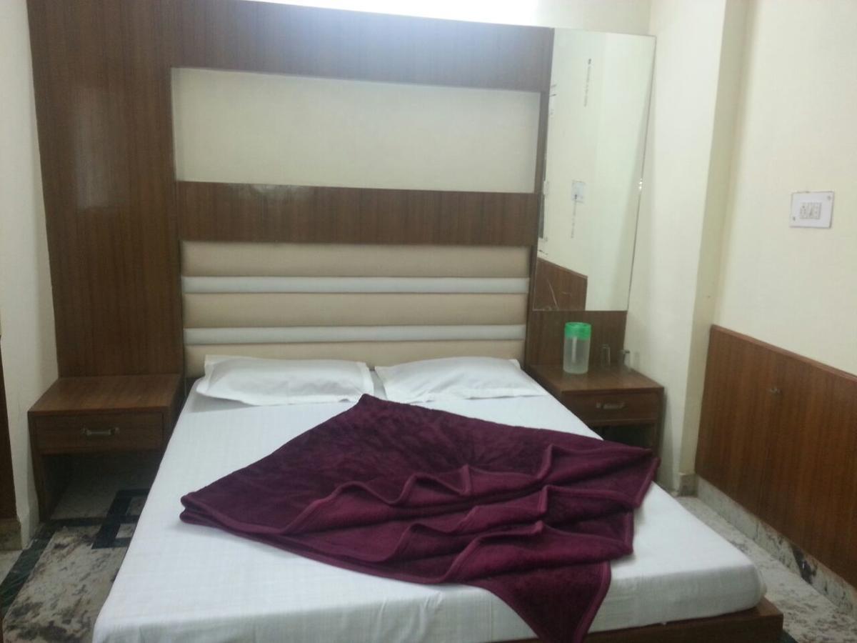 Silver Palace Hotel 뉴델리 외부 사진
