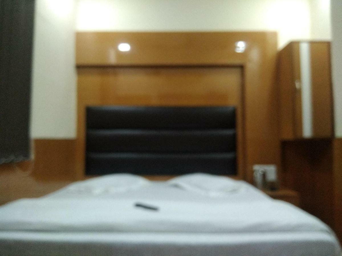 Silver Palace Hotel 뉴델리 외부 사진