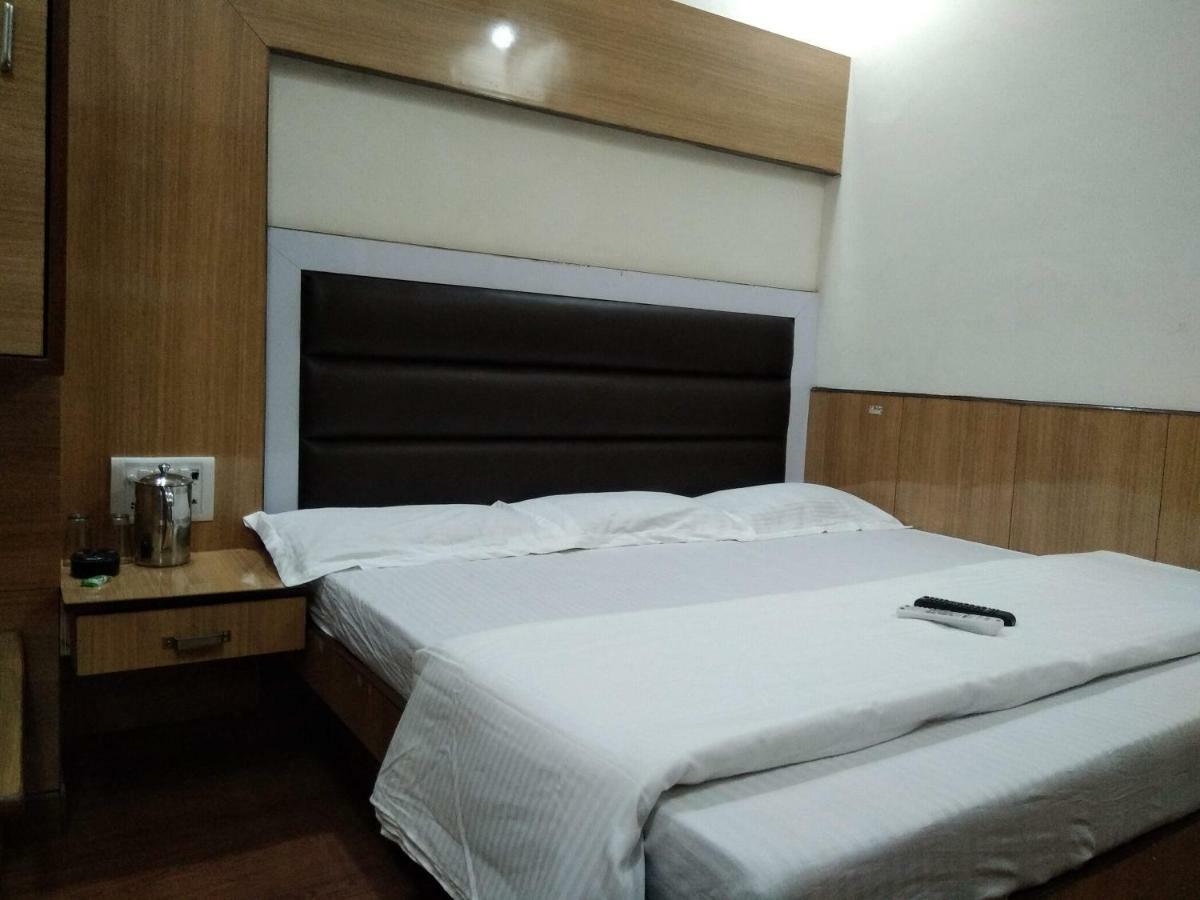 Silver Palace Hotel 뉴델리 외부 사진