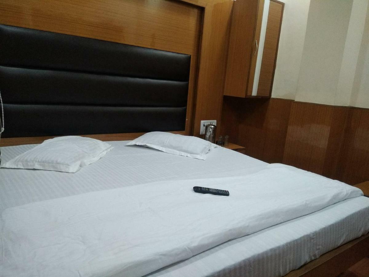 Silver Palace Hotel 뉴델리 외부 사진
