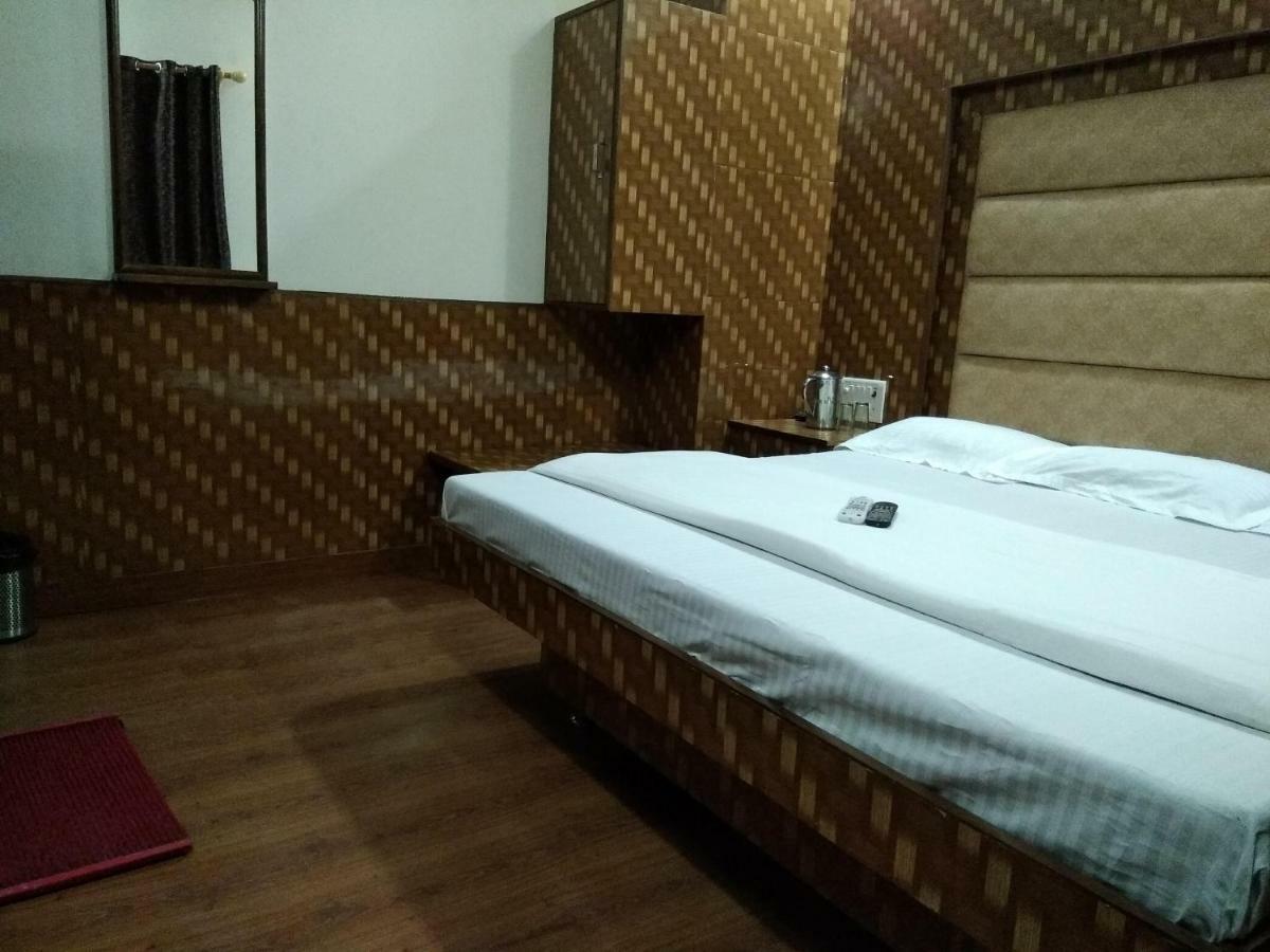 Silver Palace Hotel 뉴델리 외부 사진
