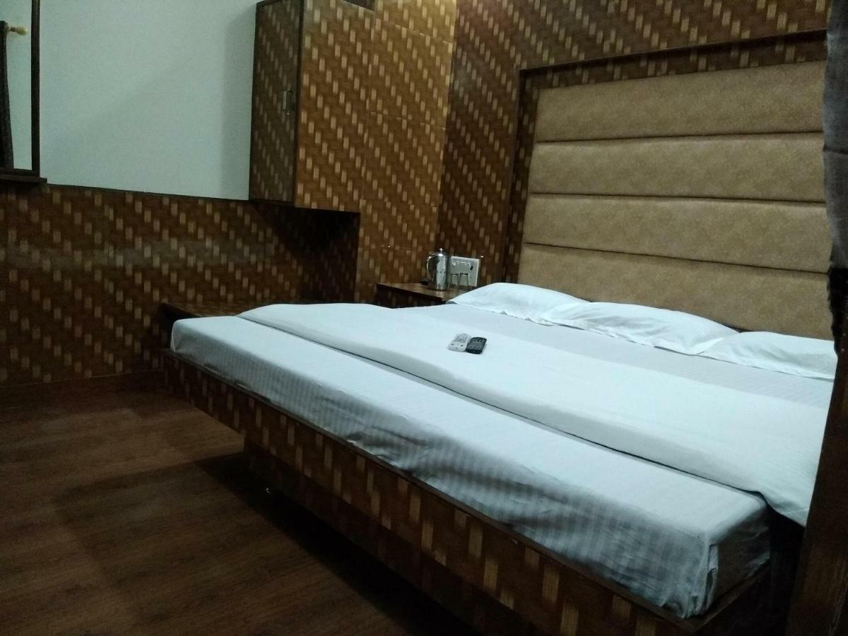 Silver Palace Hotel 뉴델리 외부 사진