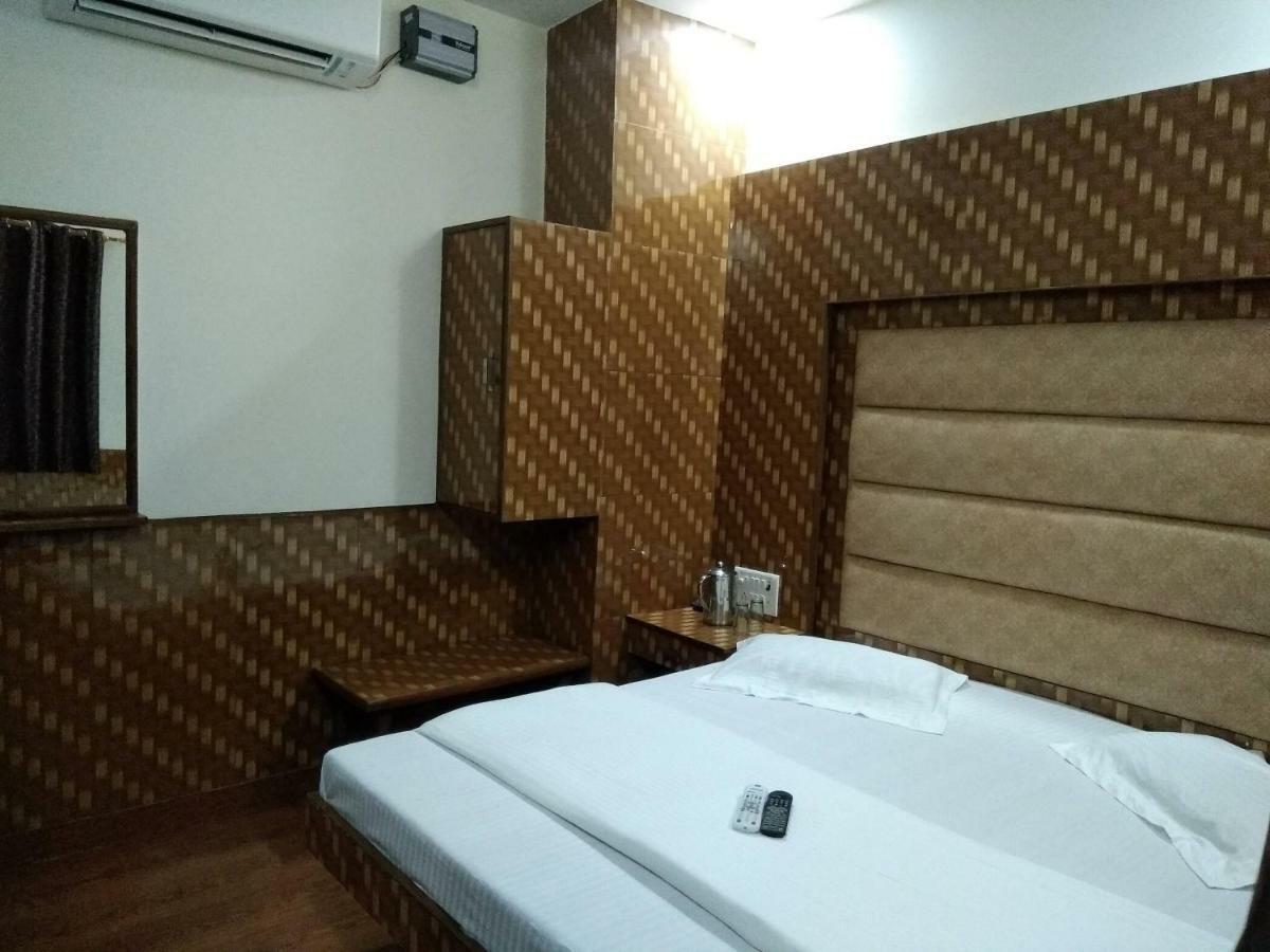 Silver Palace Hotel 뉴델리 외부 사진
