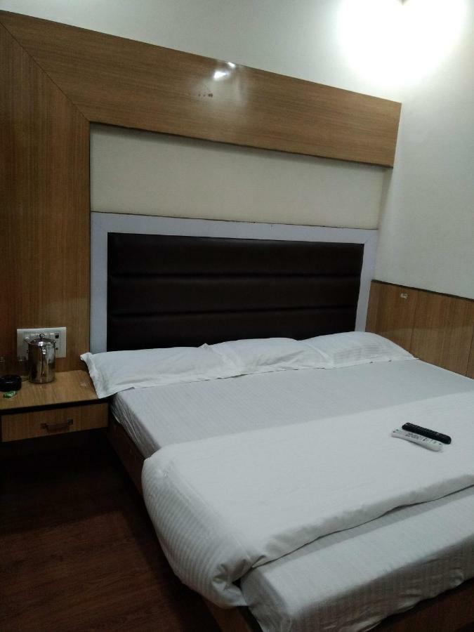 Silver Palace Hotel 뉴델리 외부 사진